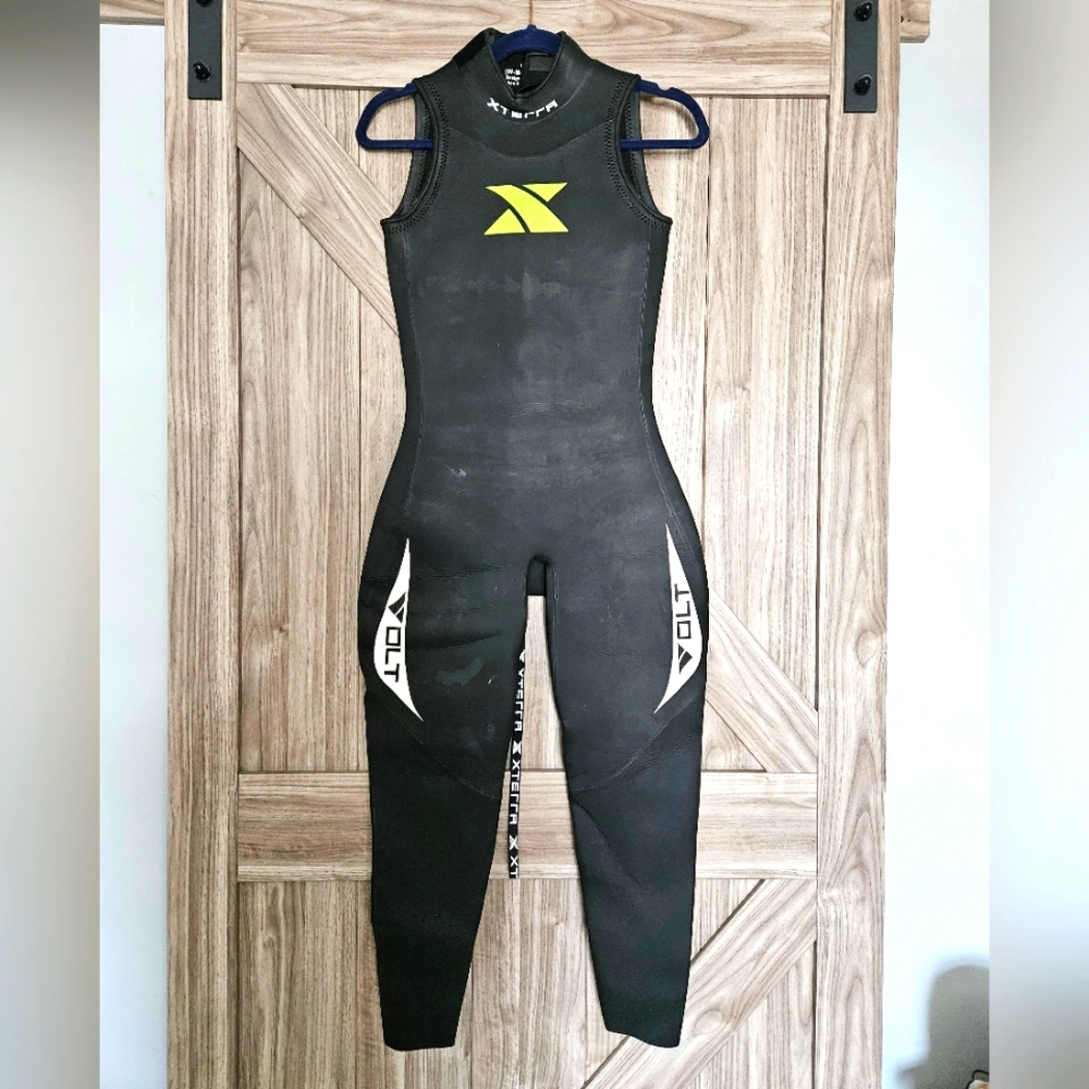 Xterra Women's Medium Long Sleeveless Wet Suit